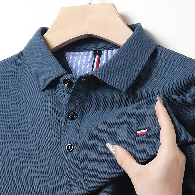 Polo déconctracté brodé et respirant