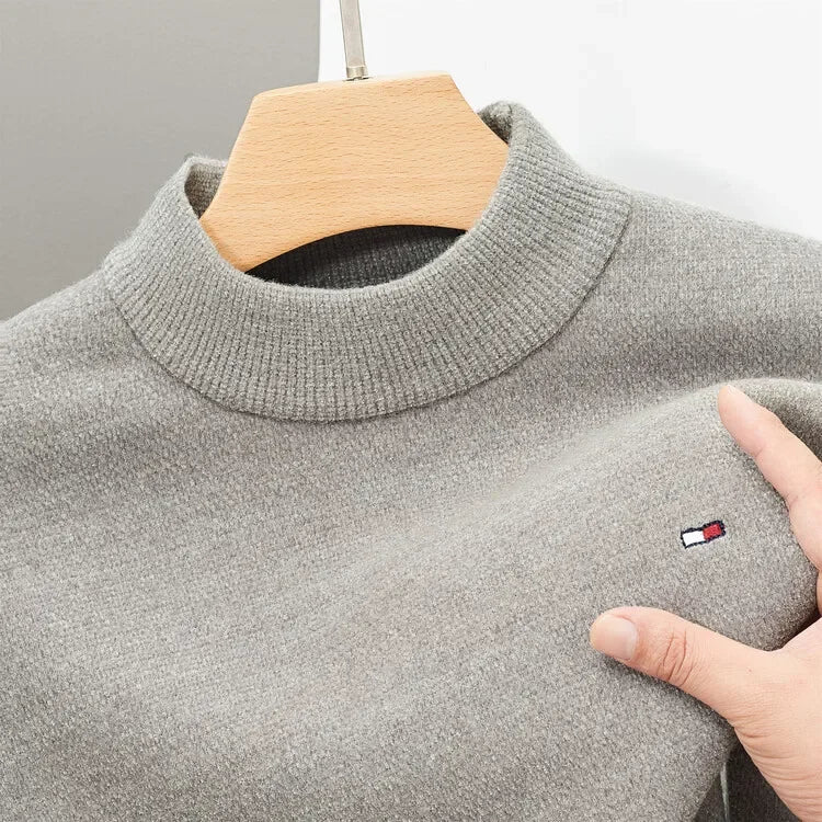 Pull epais à demi-col