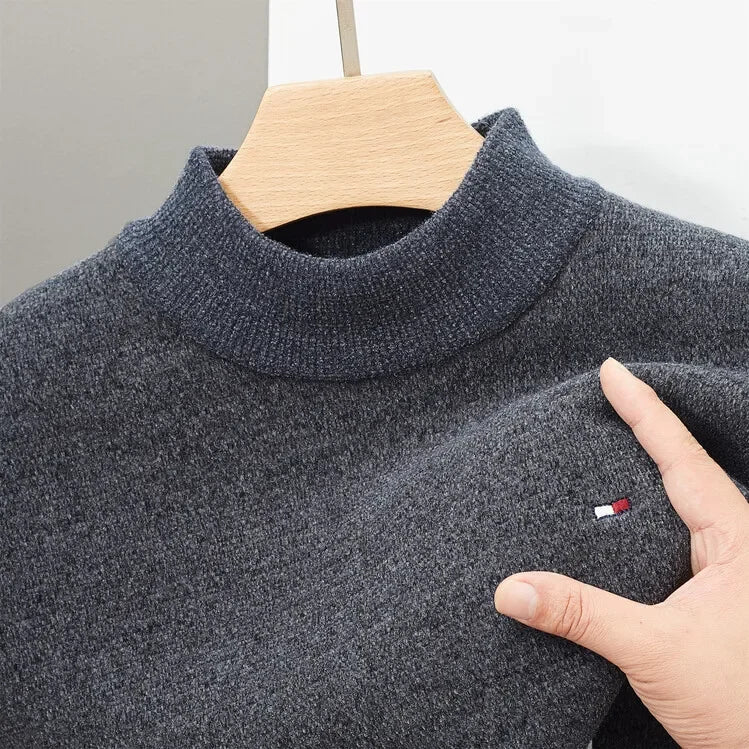 Pull epais à demi-col