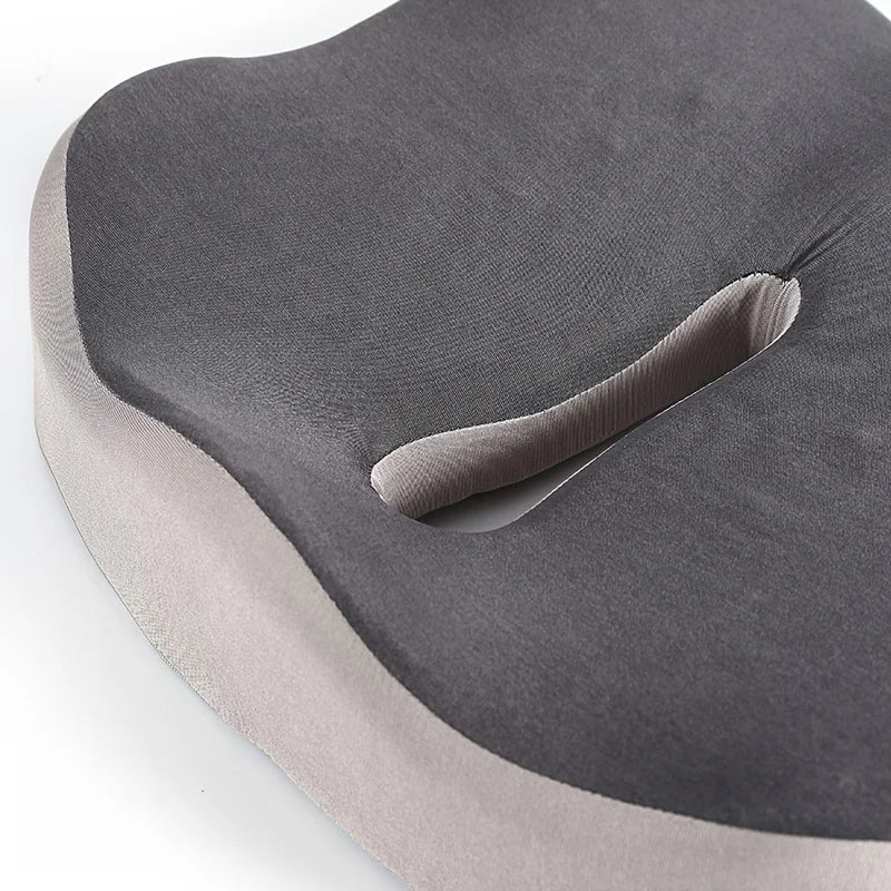 Coussin 3D à Mémoire de Forme – Soulage Dos & Coccyx