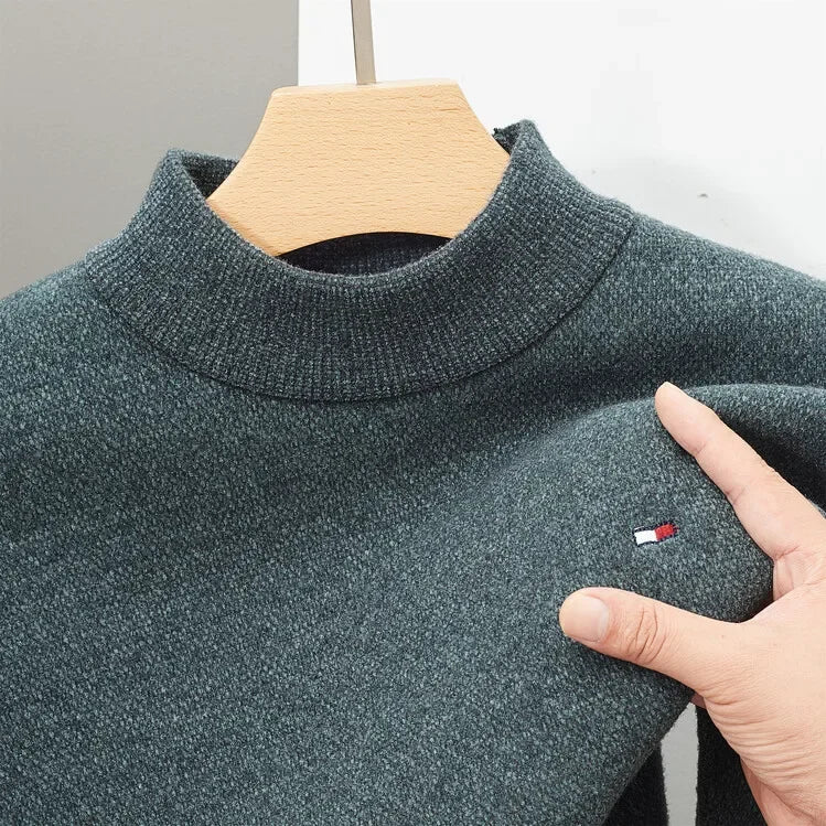 Pull epais à demi-col