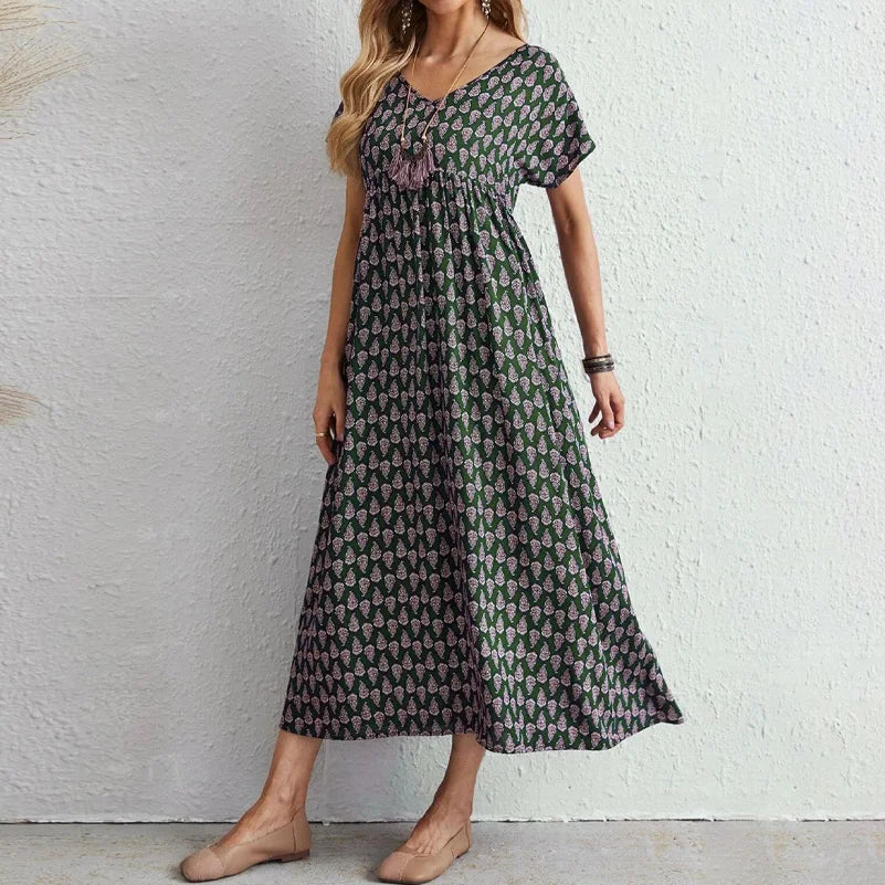 Robe longue bohème grande taille à imprimé — manches courtes, col V, taille élastique