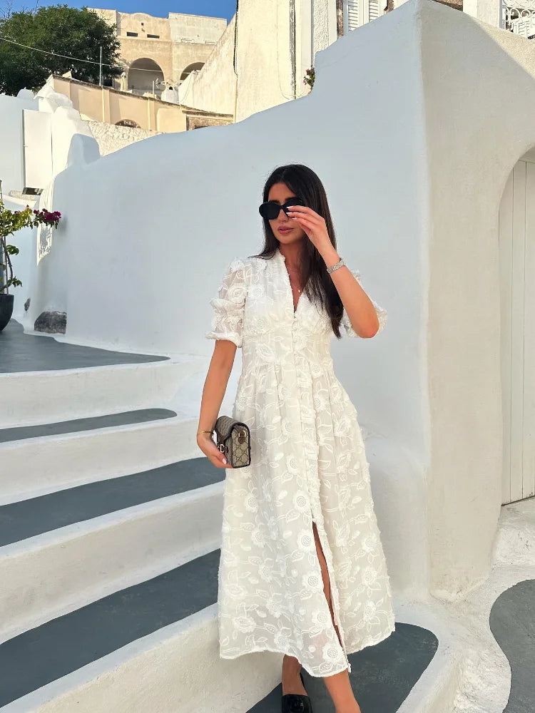 Robe blanche broderie florale