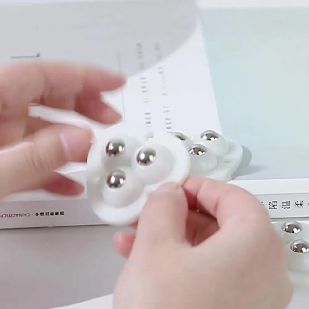 Roulettes auto-adhésives universelles