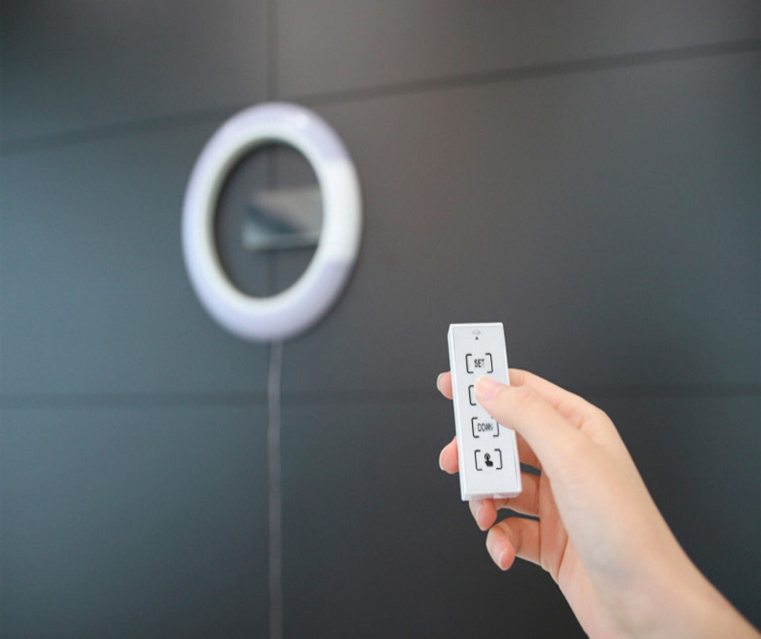 Veilleuse murale avec horloge numérique