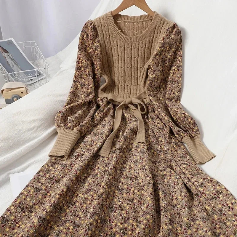 Robe longue bi-matière en tricot et à motif floral automnale