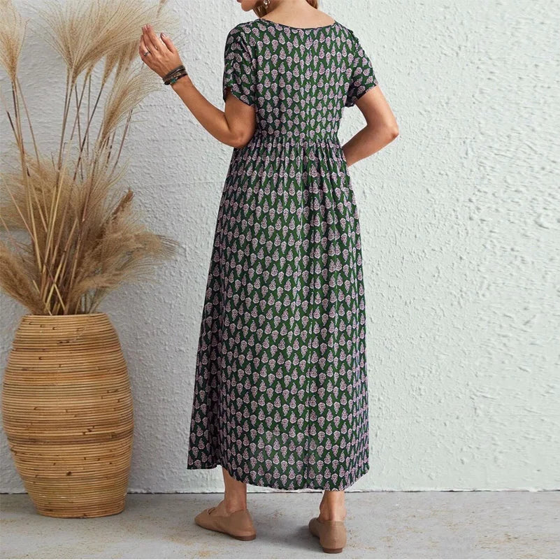Robe longue bohème grande taille à imprimé — manches courtes, col V, taille élastique