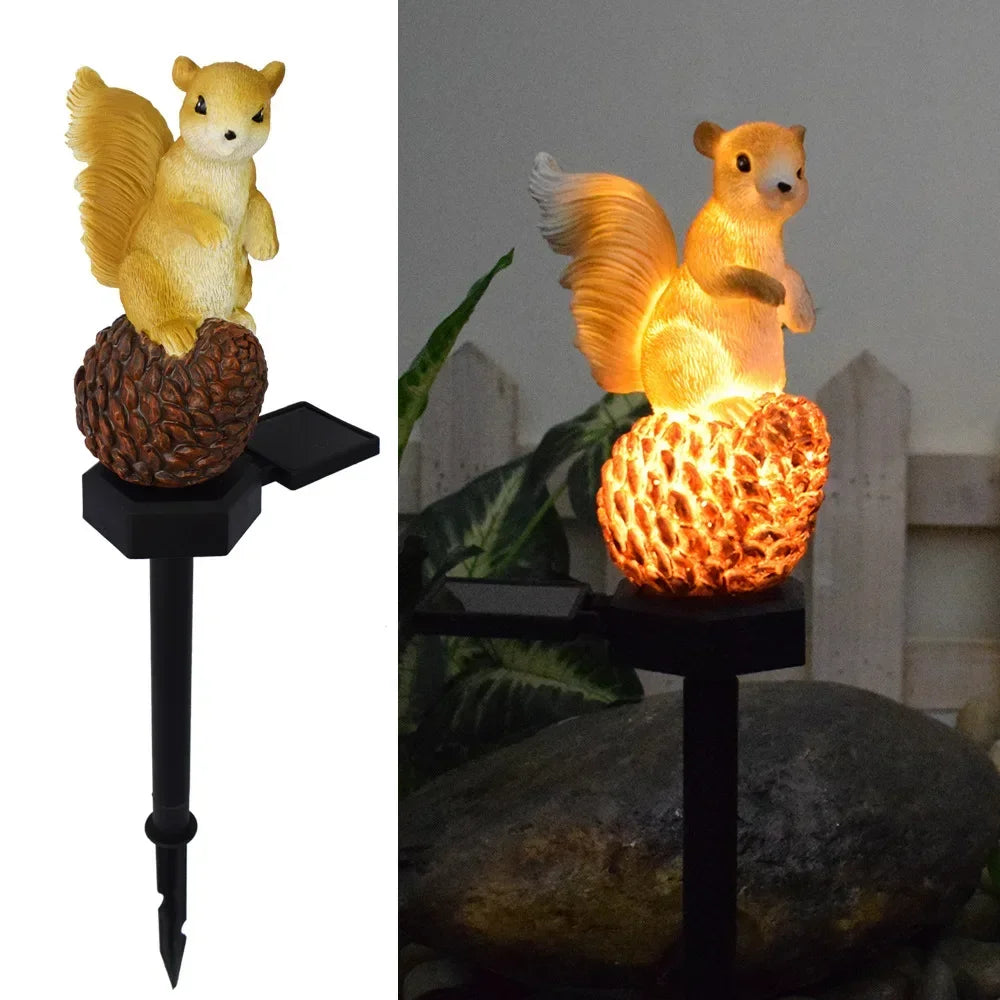 Lumière LED solaire en écureuil à planter